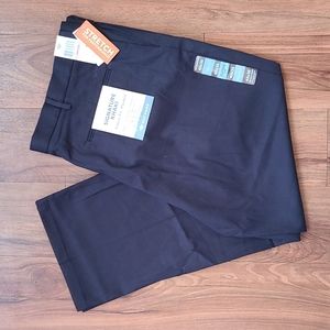 Dockers Signature Classic Pleated khakis